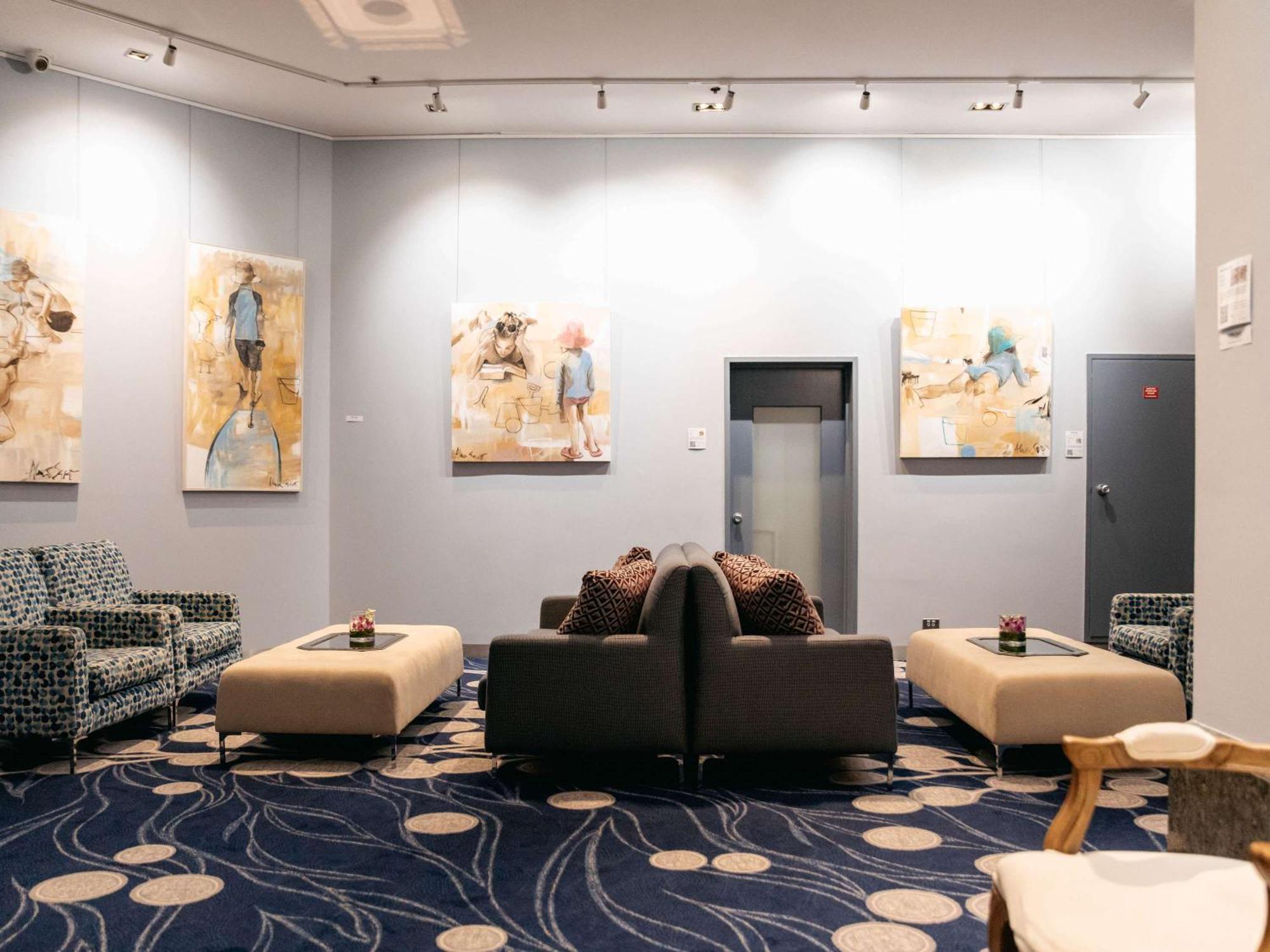 سوفيتيل غولد كوست برودبيتش المظهر الخارجي الصورة The lounge at the airport