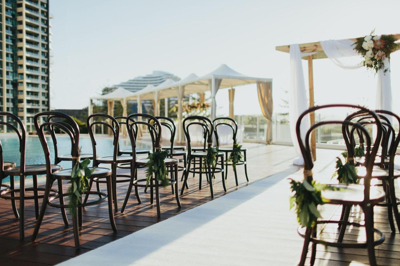 سوفيتيل غولد كوست برودبيتش المظهر الخارجي الصورة The rooftop at the Hilton San Diego Bayfront